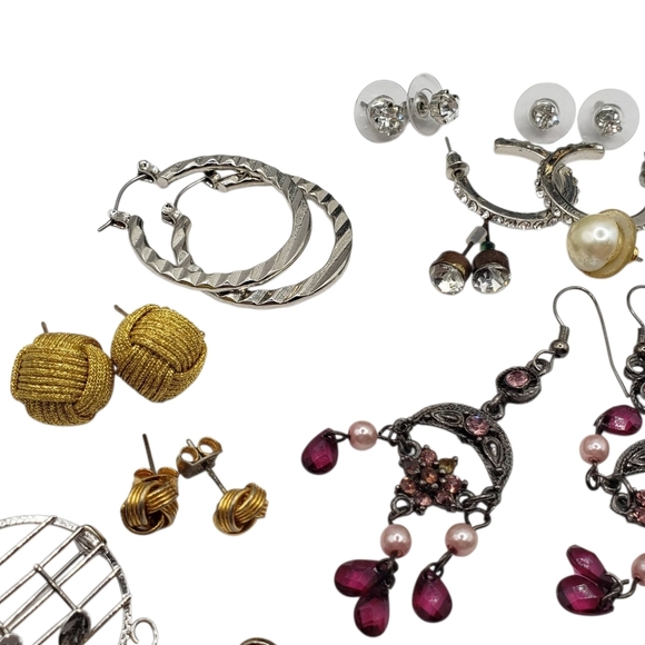 🔷️35 Piece Earring Pin Bundle - Picture 3 of 8